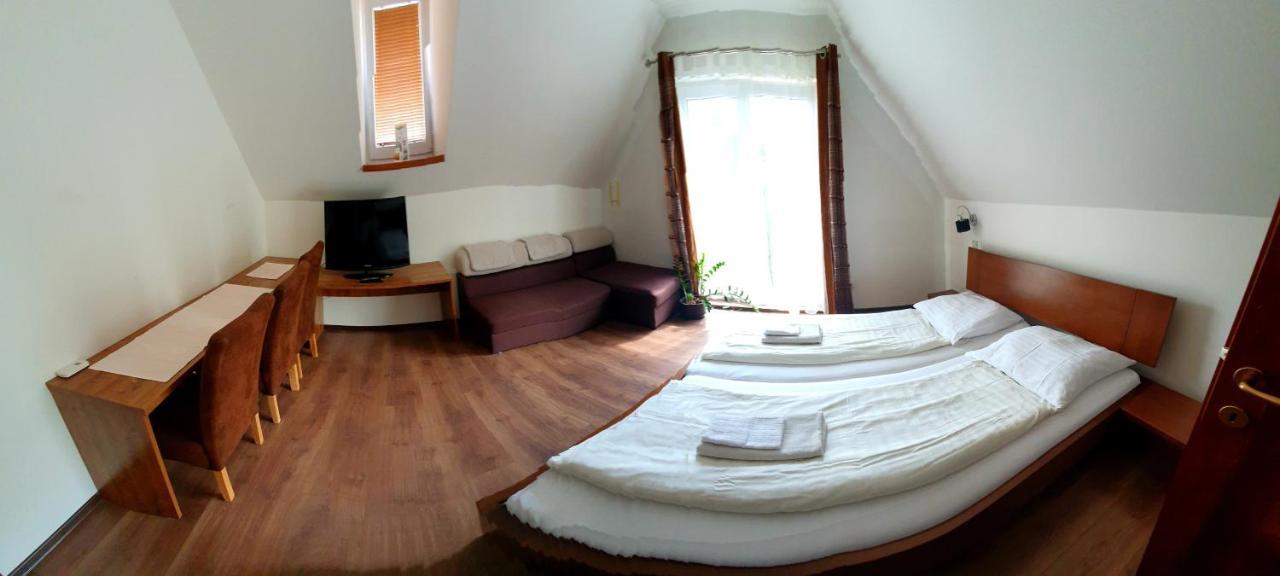 Relax Penzion U Adama Dolna Tizina Екстер'єр фото